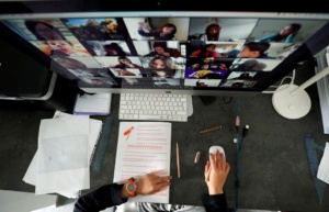 (Es) El encuadernador y el exorcista: sobre el futuro de la digitalización en la educación